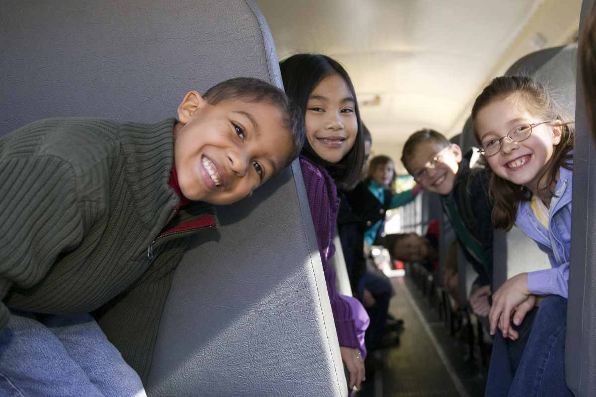 Dicas Importantes para Garantir a Segurança das Crianças no Ônibus Escolar