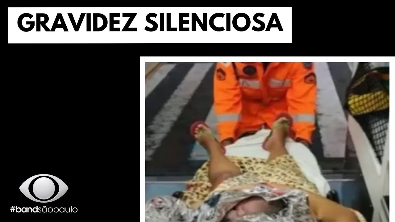 Mulher tem uma gravidez silenciosa e o parto revela que ela está esperando gêmeos.